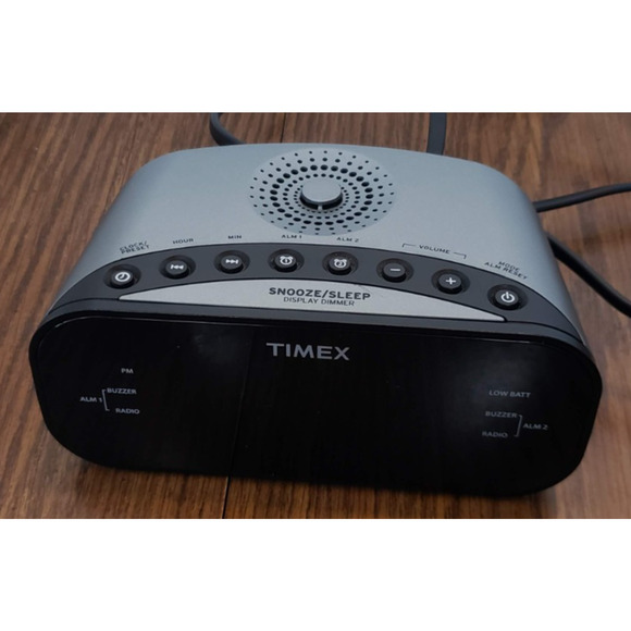 TIMEX AM/FM Dual Alarm Clock Radio T231Y Plays Music From Your Smart Phone - Picture 3 of 13